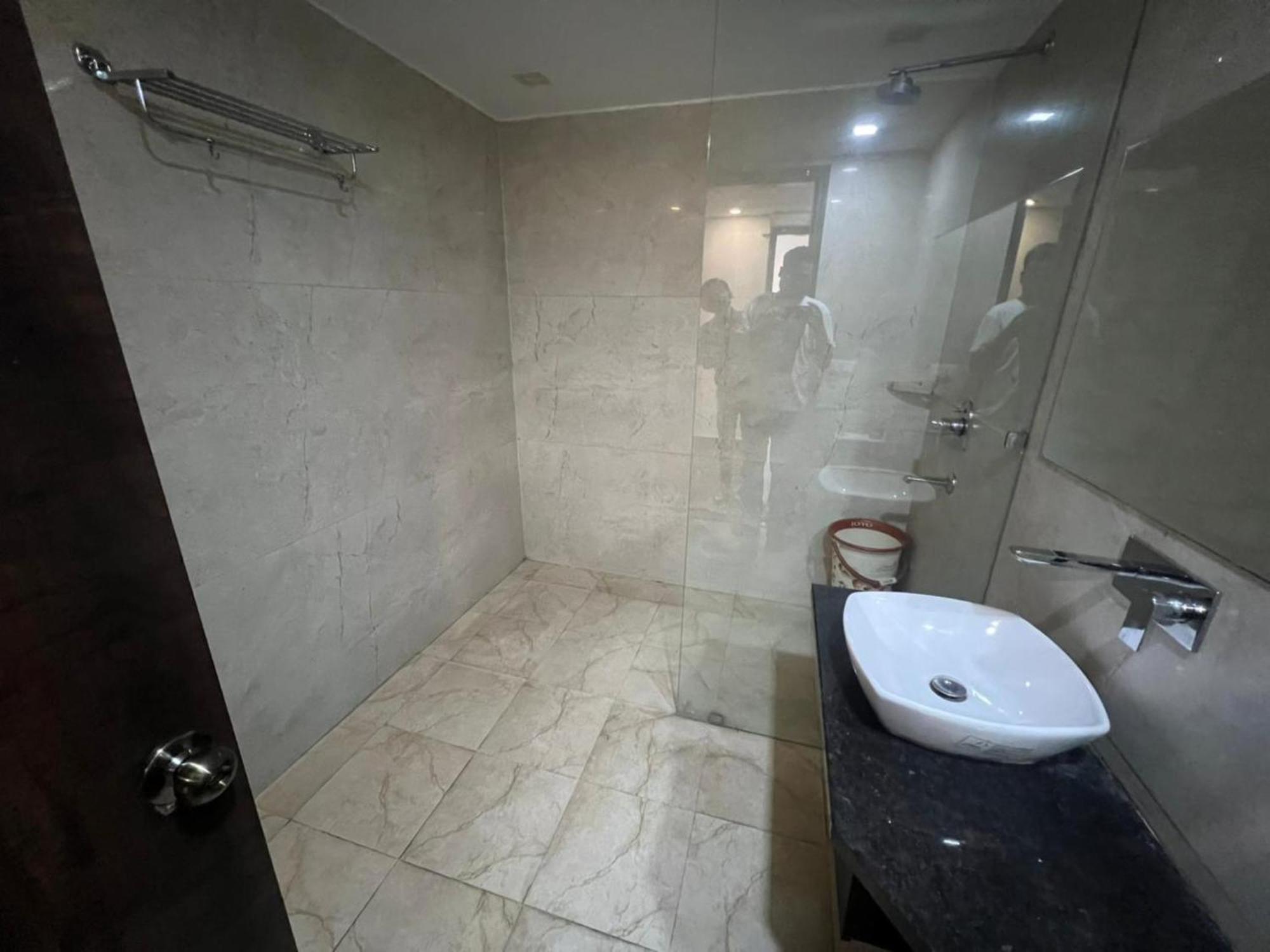 Hotel Royal Palace Hapur Dış mekan fotoğraf