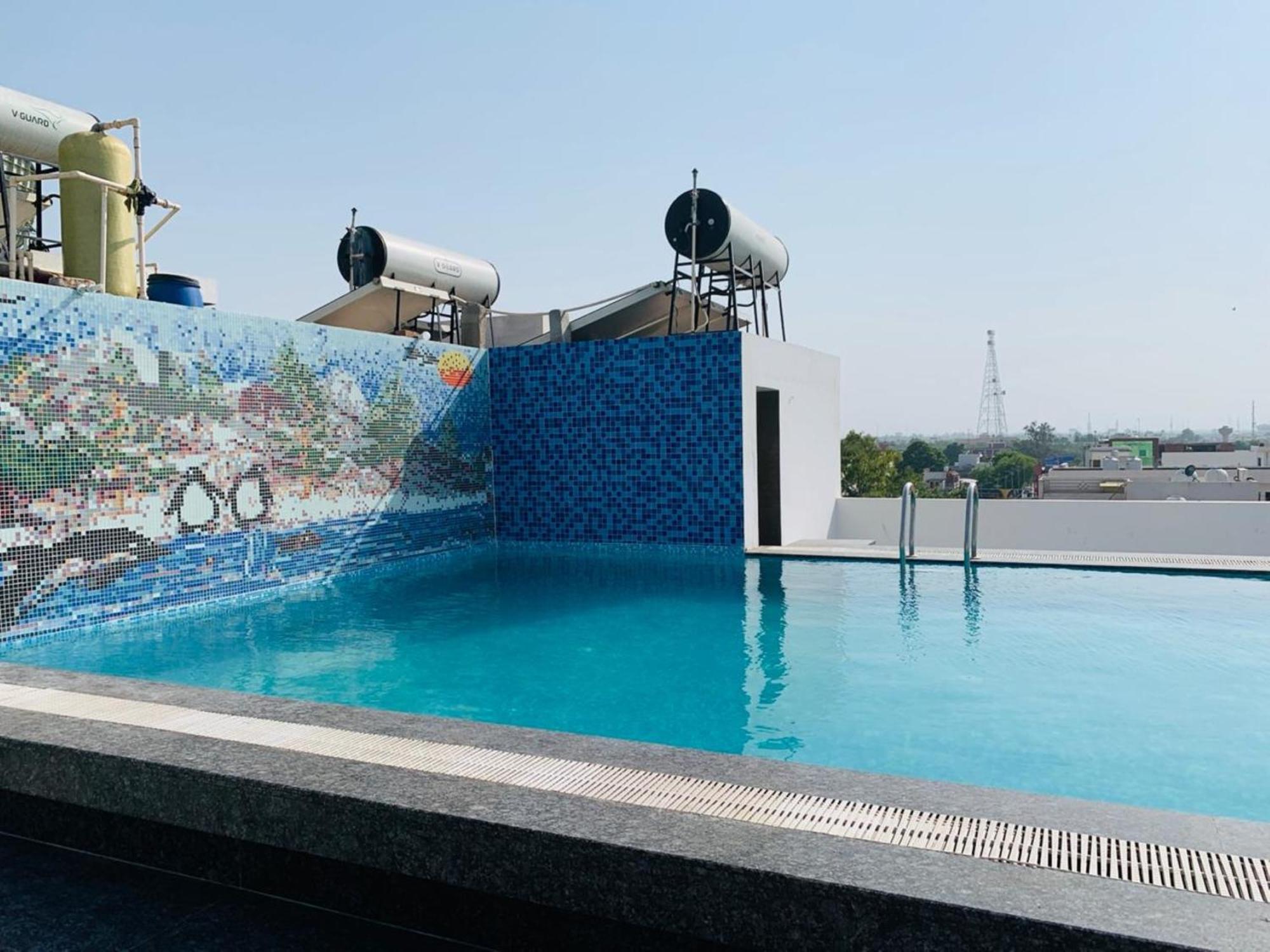 Hotel Royal Palace Hapur Dış mekan fotoğraf